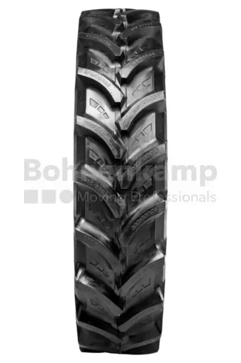 Tyre 200 / 70 R 16, TR-110